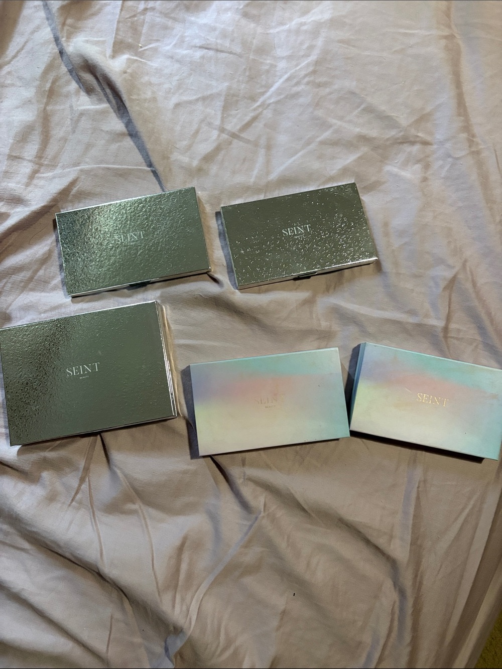 5 SEINT Compact Makeup Palette – Green and Holographic Options